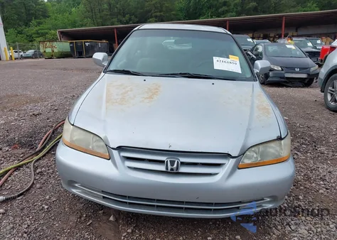 2001 Honda Accord 3.0 Lx из США, поврежденный, VIN 1HGCG16481A076636